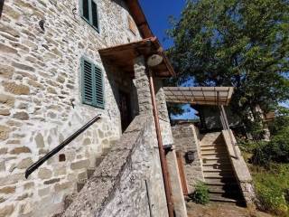 Appartamento in vendita a castel san niccolò località la chiesa