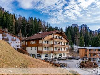 Intero stabile in vendita a selva di cadore via piz del corvo, 16