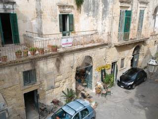 Intero stabile in vendita a lecce 