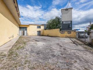 Capannone in vendita a bientina via della vecchia stazione