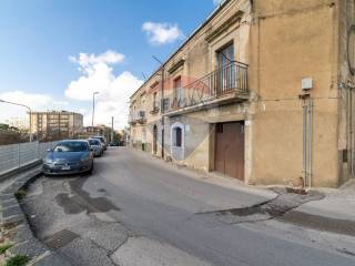 Casa indipendente in vendita a caltagirone via ragusa, 17/19