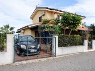 Villa bifamiliare in vendita a pizzo contrada difesa