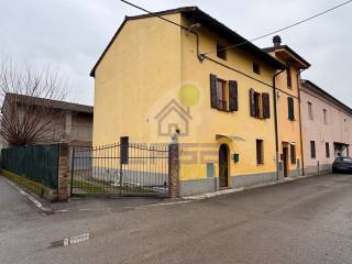 Casa indipendente in vendita a gadesco-pieve delmona via pasubio n°35