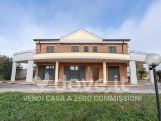 Villa in vendita a foggia viale degli aviatori, km 3,500