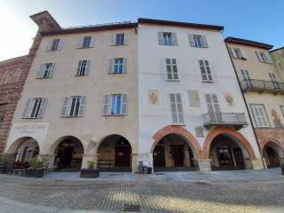 Negozio in affitto a mondovì piazza maggiore