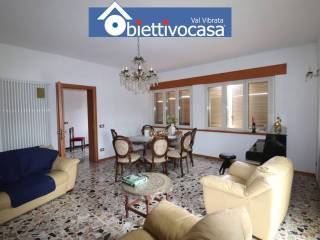 Villa bifamiliare in vendita a civitella del tronto via tavolaccio favale, 8