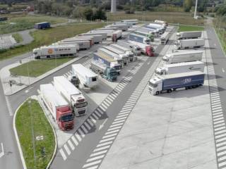 Posto auto in affitto a giugliano in campania strada provinciale ischitella-trentola