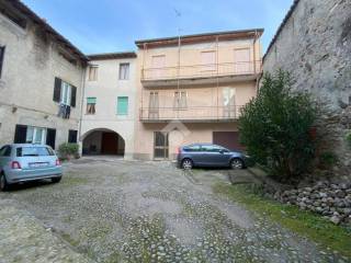 Casa indipendente in vendita a calolziocorte via f. nullo, 10