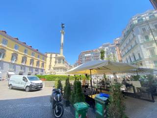 Negozio in affitto a napoli piazza dei martiri