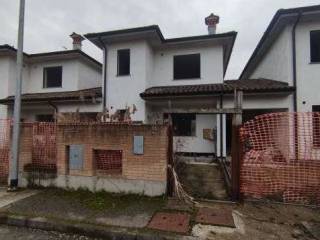 Casa indipendente all'asta a roncaro via cassarà, snc