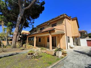 Villa bifamiliare in in vendita da privato ad anzio viale stella marina