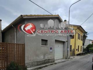 Garage in vendita a fano via brigata messina, 111, 61032 centinarola pu, italia