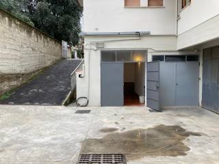 Garage in affitto a sesto fiorentino via tommaso campanella