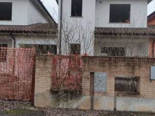 Casa indipendente all'asta a roncaro via cassarà, snc