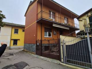 Casa indipendente in vendita a casalpusterlengo vicolo granata, 10