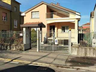 Villa in in vendita da privato a calusco d'adda via trieste, 175