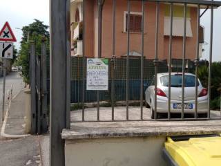 Garage in affitto a monterotondo via san matteo, 72