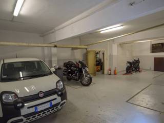 Garage in vendita a genova via triora, 46