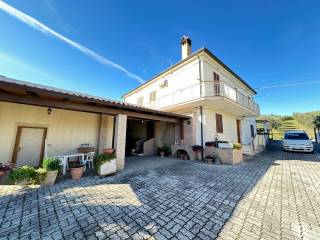 Casa indipendente in vendita a civitella del tronto contrada santa reparata, 15