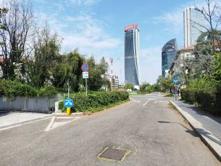 Garage in vendita a milano piazzale giulio cesare, 10