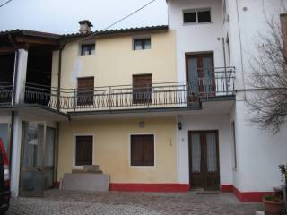 Casa indipendente in vendita a borso del grappa via monte grappa