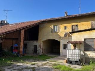 Casa indipendente in vendita a cassolnovo via lavatelli