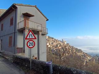 Casa indipendente in vendita a patrica viale trieste, 25