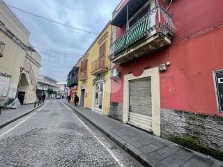 Garage in affitto a quarto via santa maria, 40