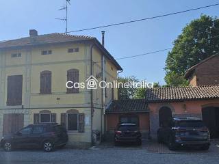 Villa all'asta a correggio via canolo, 24