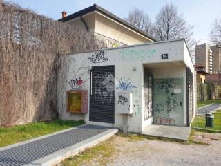 Garage in vendita a milano via riccardo bauer, 16