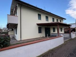 Villa a schiera in affitto a ferrara via gualdo, 16/a