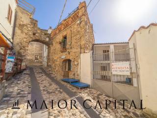 Casa indipendente in vendita a posada via eleonora d'arborea, sn