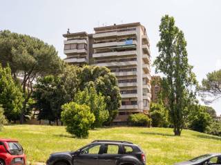 Garage in vendita a roma via elio vittorini, 72