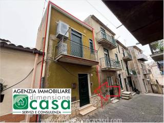 Casa indipendente in vendita a san cataldo via occhipinti 14