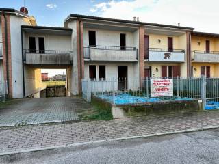 Casa indipendente in vendita a isola rizza via fabrizio de andre', sn