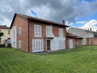 Cascina in vendita a castello di annone frazione poggio gerba, 26