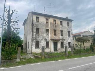 Rustico in vendita a conegliano via manzoni, 7