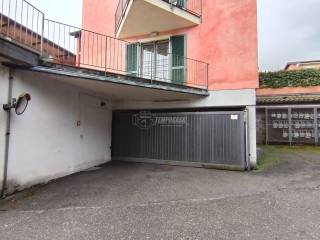 Garage in vendita a baveno via shoah 12/b