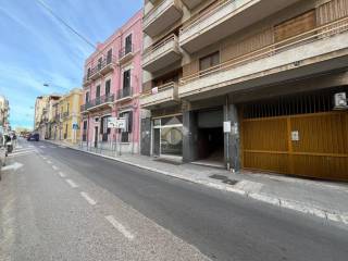 Garage in affitto a brindisi via cristoforo colombo, 90