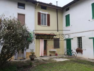 Casa indipendente in vendita a maleo via dante alighieri