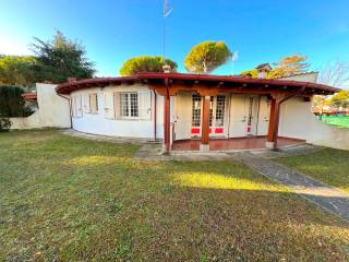 Villa bifamiliare in vendita a lignano sabbiadoro calle schiller, 70