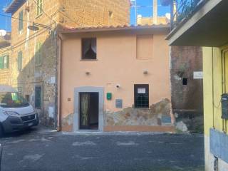 Casa indipendente in in vendita da privato a villa san giovanni in tuscia piazza san giovanni battista, 12