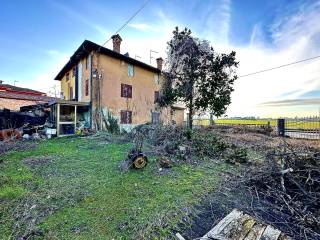 Rustico in vendita a montechiarugolo via argini sud, 38