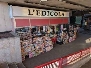 Edicola in vendita a rivoli via nizza, 5