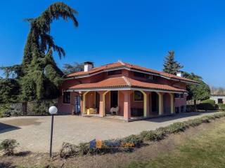 Villa bifamiliare in vendita a cossombrato via capra, 20