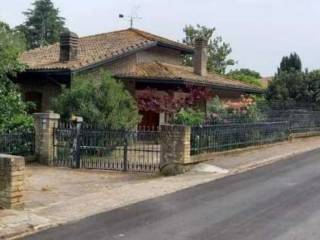 Villa in vendita a montecalvo in foglia via marmolada