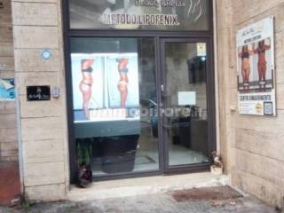 Centro estetico/solarium/benessere in affitto a napoli via domenico fontana