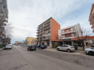 Garage in vendita a manfredonia via giuseppe di vittorio, 100