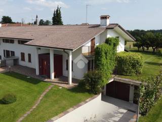 Villa bifamiliare in vendita a tricesimo via monte grappa, 7