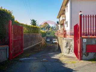 Garage in vendita ad aci sant'antonio via nocilla, 111